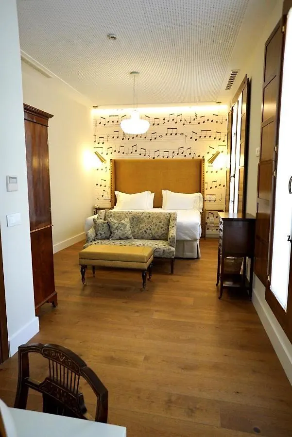 Hotel Amadeus Sevilla 4*,