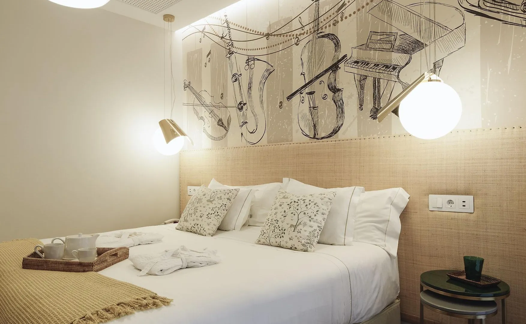 Hotel Amadeus Sevilla 4*,