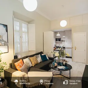 Comfortable Duplex- 1bd 2bth- Dean Miranda Apartment