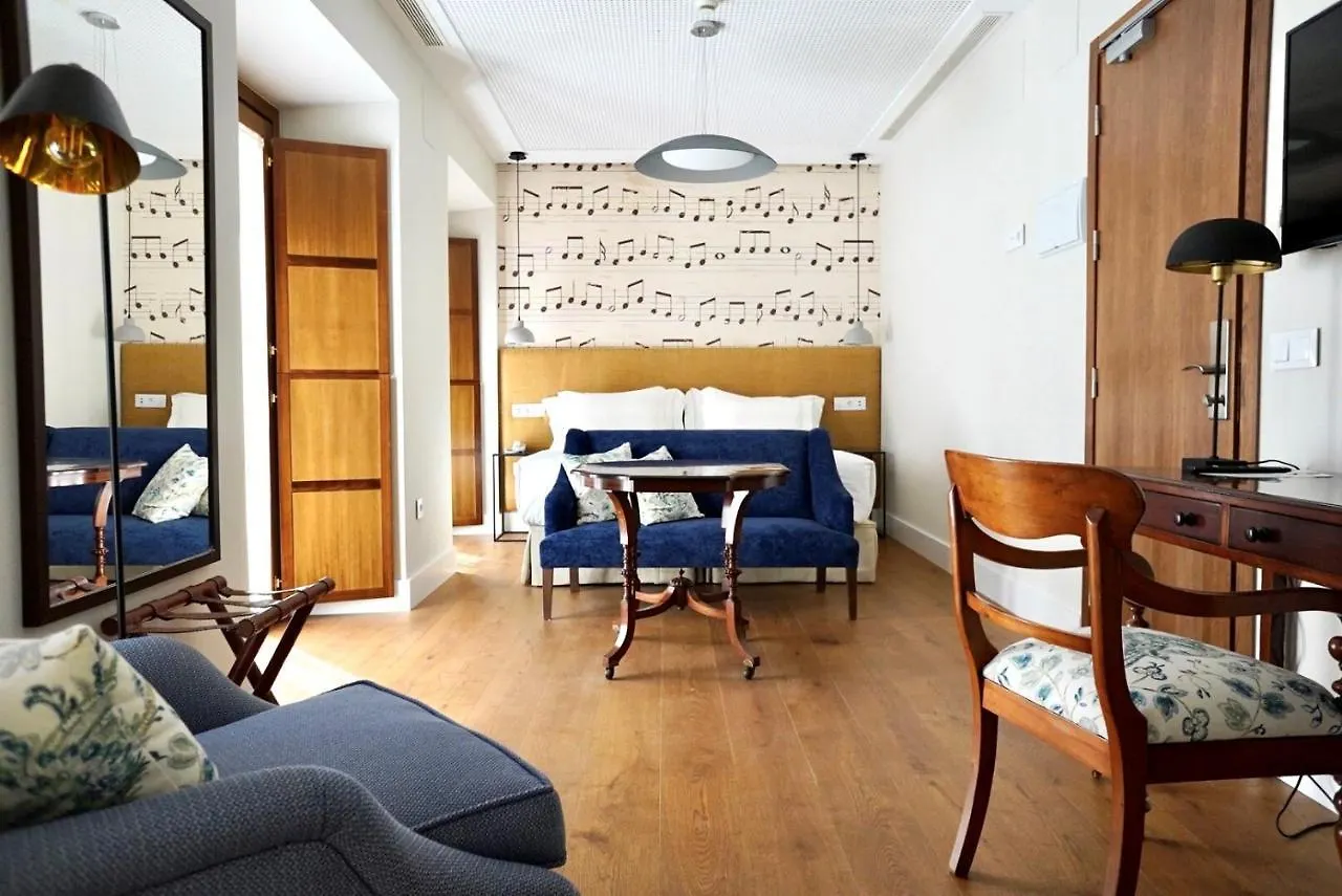 Hotel Amadeus Sevilla 4*, Севилья